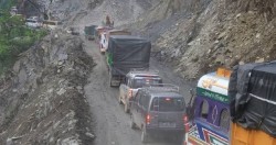 पहिरो हटाएपछि पृथ्वी राजमार्गमा दुईतर्फी यातायात सञ्चालन