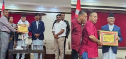 प्रधानमन्त्री ओलीलाई बधाई दिन वीरगंजका मेयर सिंह र नेकपा एमाले पर्साको टोली काठमाडौंमा,  कार्यकाल सफलताको लागि गहवाई र बिन्दवासिनी माई संग प्रार्थना 