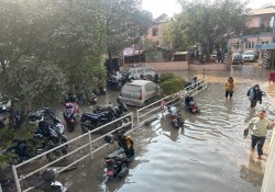 काठमाण्डौको बबरमहलमा मेलम्चीको पाइप फुट्दा ३० लाख लिटर पानी खेर, मर्मतको काम हुँदै