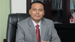 कुलमान घिसिङले आज पत्रकार सम्मेलन गर्दै
