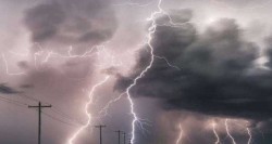 सिरहामा चट्याङ लागेर एक महिलाको मृत्यु