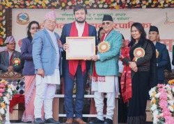 सबैभन्दा बढी कर तिरेकोमा एनसेललाई प्रधानमन्त्रीद्धारा सम्मानित