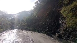 पहिरोले देशका यी छ सडकहरु पूर्ण रुपमा बन्द: