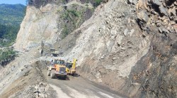 तुइनखोलामा खसेको पहिरोको ६० प्रतिशत हटाइयो