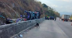 थाइल्याण्डको बैंककमा बस दुर्घटना, १८ जनाको मृत्यु