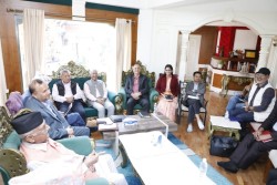 एमालेको सचिवालय बैठक बस्दै 