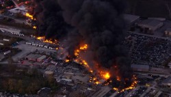 अमेरिकामा कार्गो विमान दुर्घटनामा परि कम्तीमा सात जनाको मृत्यु