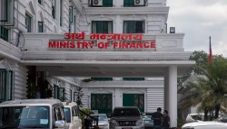 अन्तरिम सरकारको निर्णय : सांसदसहित राजनीतिक पदाधिकारीको स्वकीय सचिवको सुविधा खारेज