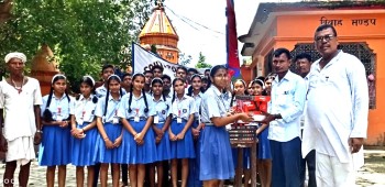 साउथ जोन स्कुलका विद्यार्थीले दिए मन्दिरमा पंखा
