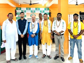 पूर्वमन्त्री तथा सांसद  रिजालद्वारा मानवसेवा आश्रम वीरगञ्जमा भ्रमण र भोजन सेवा