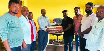 दलित आधारभूत विद्यालय महुवनलाई रोट्र्याक्ट क्लब अफ वीरगञ्ज मेट्रोपोलिसद्वारा ७ थान पंखा सहयोग
