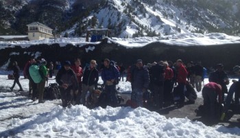 नेपाली सेनाको उद्धार अभियानः हिमपातमा फसेका १,५०० पर्यटक सुरक्षित