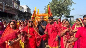 माता रानीको डोली यात्रामा सहभागी भए पूर्वनगरप्रमुख विजय कुमार सरावगी