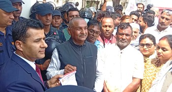 पर्सामा एमालेद्वारा ओली–लेखक पक्राउको विरोधमा ज्ञापन पत्र 