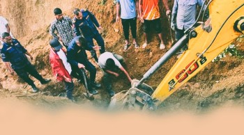 बागलुङमा माटोको ढिस्कोले पुरिँदा दुई मजदुरको मृत्यु, एक गम्भीर