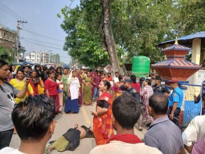 बारामा तेश्रोलिंगी समुदायको नग्न प्रदर्शन  