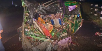 मदिराको मातमा भारतीय ग्यास ट्याङ्कर चालकद्वारा ई-रिक्सालाई ठक्कर: ९ जना घाइते , ६ जनाको अवस्था गम्भीर