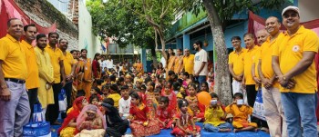 गहवा माई रथयात्रा समितिद्वारा बिरगंजका १५ विद्यालयका राधा–कृष्ण बनेका बालबालिकालाई शैक्षिक सामग्री वितरण