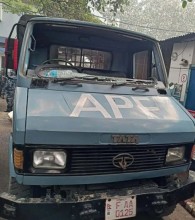 राजस्व छलीको आशंकामा वीरगञ्जको गोदाममा छापा, व्यापारी–सुरक्षाकर्मी झडपमा तीन सशस्त्र प्रहरी घाइते