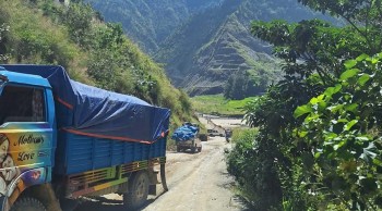 तीन दिनदेखि बन्द रहेको बीपी राजमार्ग खुल्यो, साना गाडी मात्रै सञ्चालनमा