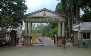 नेपालमै पहिलो पटक क्यान्सर अस्पतालमा नयाँ प्रविधिबाट ‘मायस्थेनिया ग्राभिस’को शल्यक्रिया