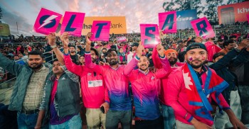  लुम्बिनीविरुद्ध ब्याटिङ गर्दै जनकपुर