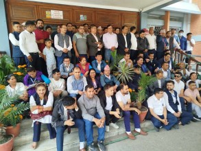 सिंहदरबारस्थित सामान्य प्रशासन मन्त्रलयमा कर्मचारीको धर्ना