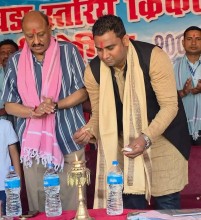 सांसद सुशील साह कानुद्वारा वडा स्तरीय क्रिकेट प्रतियोगिताको उद्घाटन