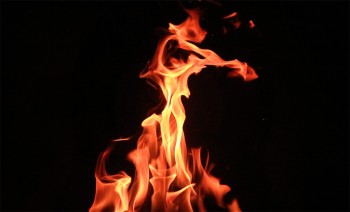 धनुषाको तेल उद्योगमा भीषण आगलागी, १५ करोड बराबरको क्षति,मेसिन र कच्चा पदार्थ जलेर नष्ट