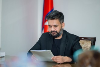 मधेसका नेताहरूसँग प्रधानमन्त्रीको सिंहदरबारमा छलफल