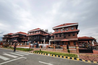 भैंसेपाटीस्थित मन्त्री निवासमा आगजनी, २७ मध्ये १ भवन मात्रै सुरक्षित