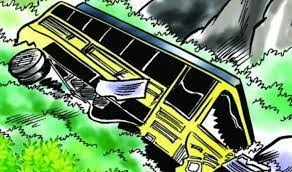 काठमाण्डौबाट दाङ जाँदै गरेको बस कपिलवस्तुमा दुर्घटना, २६ जना घाइते