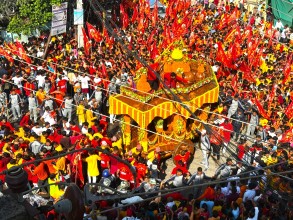 वीरगन्जमा विशाल गहवामाई रथयात्रा: उर्लिए भक्तजनहरु