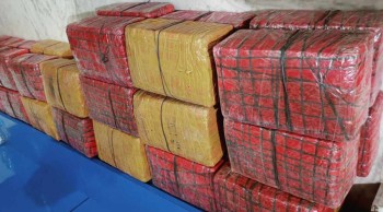 उदयपुरमा प्रहरीले ठूलो परिमाणको अवैध गाँजासहित दुई जनालाई पक्राउ