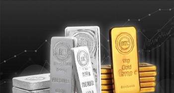 सुनको मूल्यमा गिरावट, चाँदीको बढ्यो