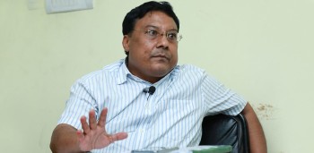 पत्रकार श्रेष्ठलाई बरामद सामानसहित सोमबार सर्वोच्चमा उपस्थित गराउन आदेश