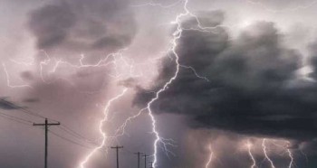 सिरहामा चट्याङ लागेर एक महिलाको मृत्यु