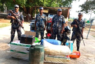 सिरहामा सशस्त्रद्वारा ३ लाख बराबरका तस्करीका सामान बरामद
