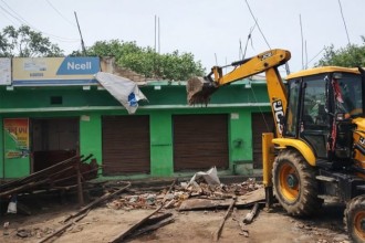 गुठी जग्गा अतिक्रमण हटाउन जनकपुरमा डोजर चल्यो