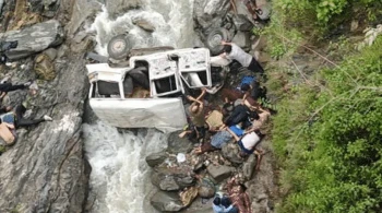 पिथौरागढमा यात्रुबाहक गाडी दुर्घटना, ८ जनाको ज्यान गयो