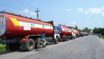 चार महिनामा वीरगञ्ज नाकाबाट ५४ अर्बभन्दा बढीको पेट्रोलियम पदार्थ आयात