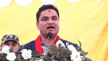 स्वास्थ्यमन्त्री प्रदीप पौडेलद्वारा राजीनामा दिँदै