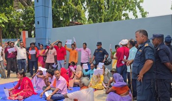 मधेस भवनअगाडि सहिद परिवारको प्रदर्शन, माग पूरा नभए आन्दोलन चर्काउने चेतावनी