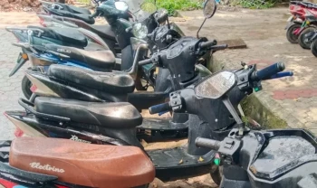 भन्सार छली ल्याइएका १० भारतीय ई–स्कुटर वीरगन्जबाट बरामद