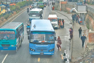 व्यवसायीको आन्दोलन स्थगित, सडकमा फेरि सार्वजनिक सवारी सञ्चालनमा