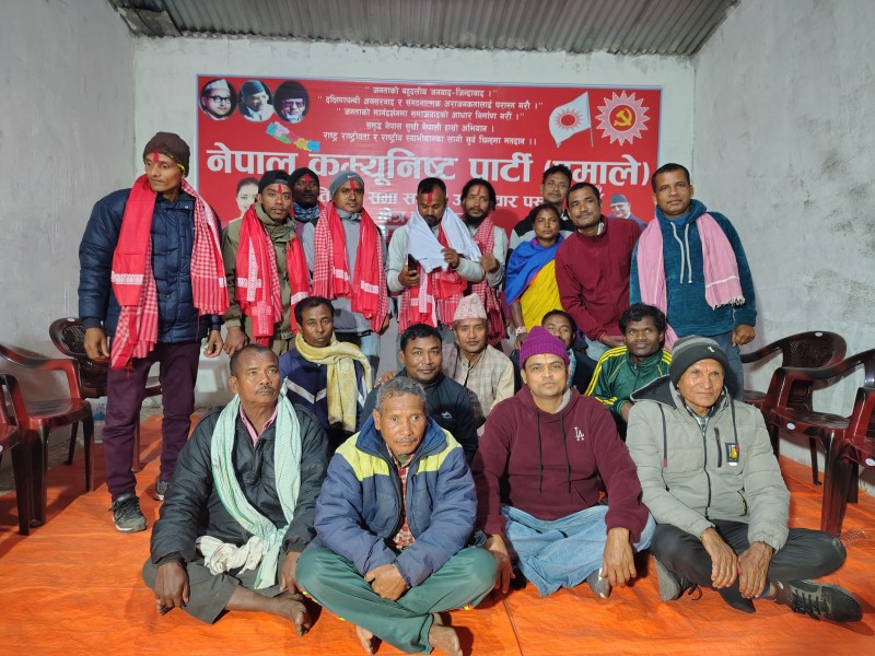 पर्सागढीमा एमाले प्रति आकर्षण बढ्दै,विक्रम कार्कीको नेतृत्वमा दर्जनौं नेता प्रवेश एमाले प्रवेश