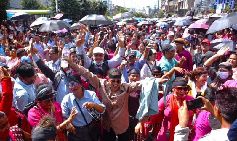 शिक्षक महासङ्घले सडक आन्दोलनलाई निरन्तरता दिने