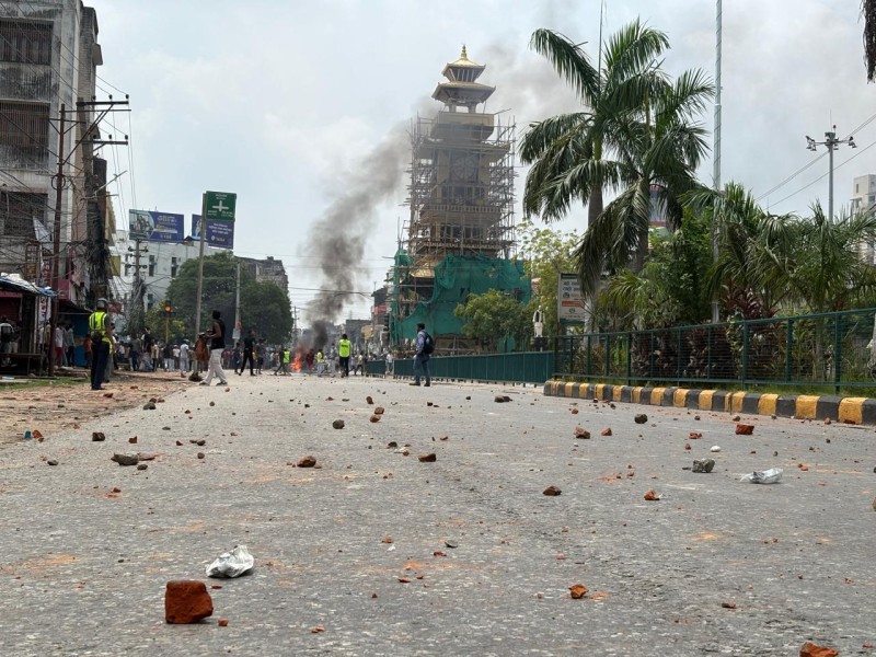 जेनजी आन्दोलन नियन्त्रणबाहिर : मन्त्री, मुख्यमन्त्रीदेखी प्रधानमन्त्रीसम्म राजीनामा, देश नेतृत्वविहीन अवस्थामा
