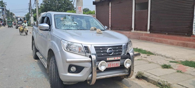 नगर प्रहरी माथि आक्रमण गरेको आरोपमा प्रहरीले ६ जना विद्यार्थीहरूलाई पक्राउ