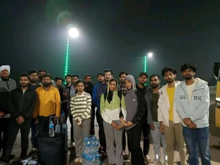 किट विश्वविद्यालयबाट निकालिएका ८३ विद्यार्थी वीरगञ्ज आइपुगे